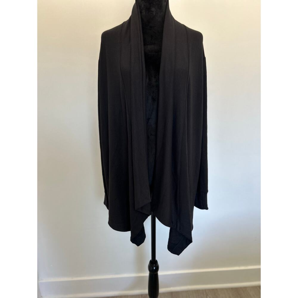 Athleta Pranayama Restore Wrap, Thumbhole Sleeves, Relaxed Fit  Size M